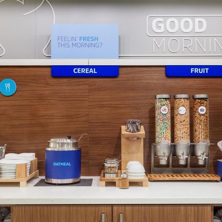 Holiday Inn Express Port Hueneme By Ihg Екстериор снимка