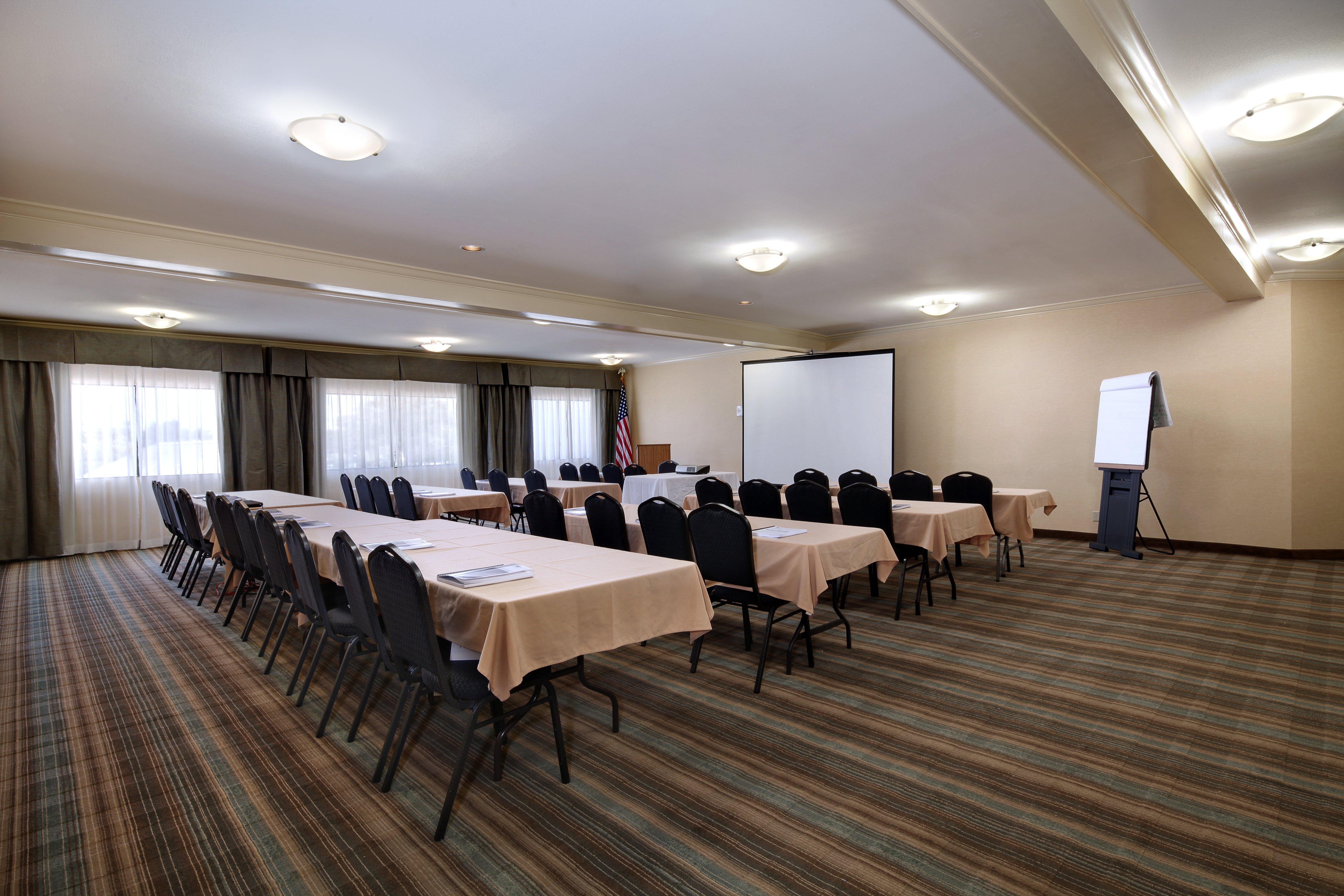 Holiday Inn Express Port Hueneme By Ihg Екстериор снимка