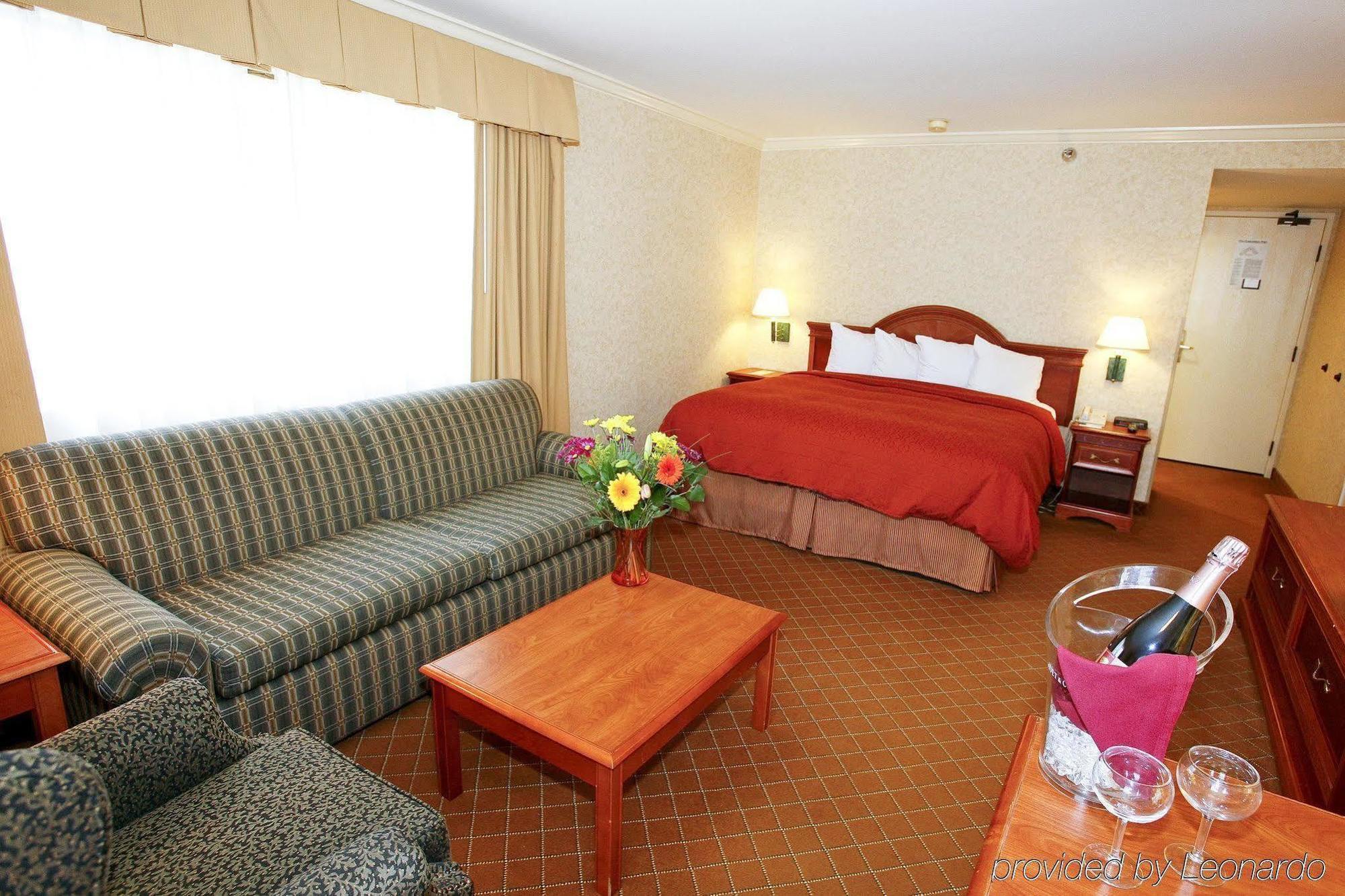 Holiday Inn Express Port Hueneme By Ihg Стая снимка